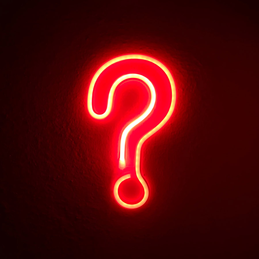 Marie-Moeschler---Avocate---Image-n°6-ou-7---simone-secci-49uySSA678U-unsplash point d'interrogation